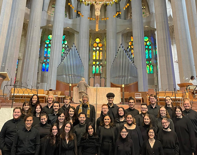 FGCU Chamber Choir at Sagrada Familia, Barcelona (2023)