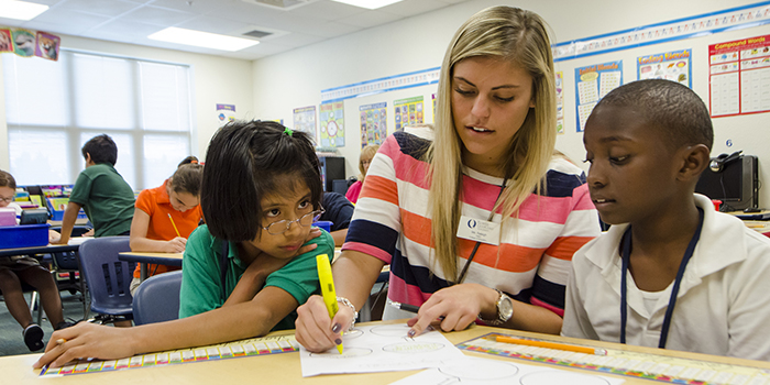 fgcu student teaching young students