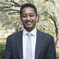 Dr. Seneshaw Tsegaye Headshot