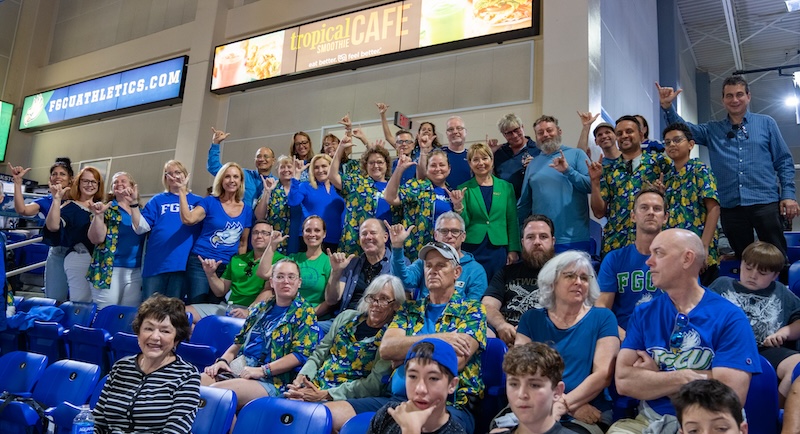 United Faculty of Florida - Ģ��TV chapter celebrates Homecoming  
