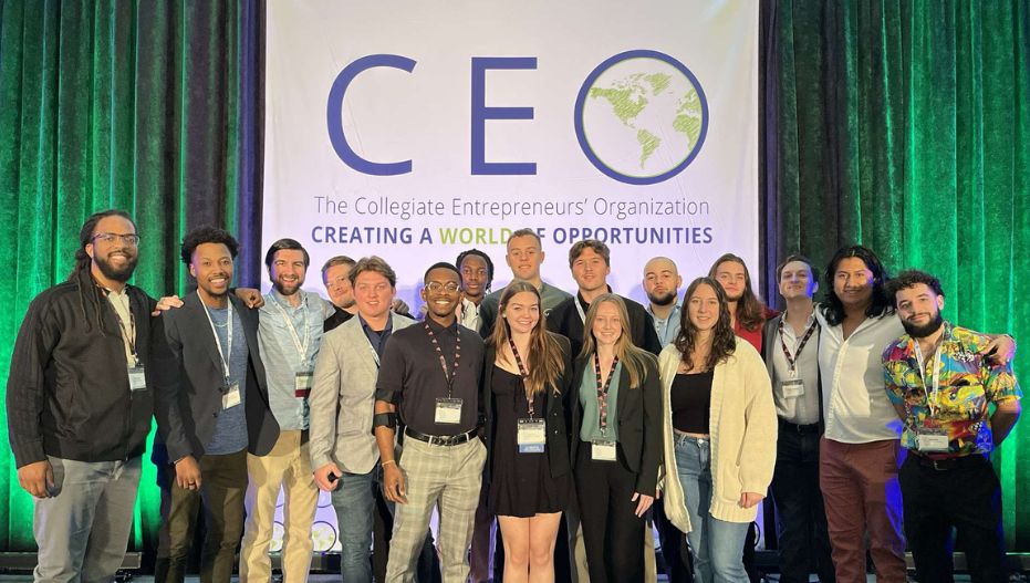 CEO Club at FGCU 2023 CEO Global Conference Group Picture