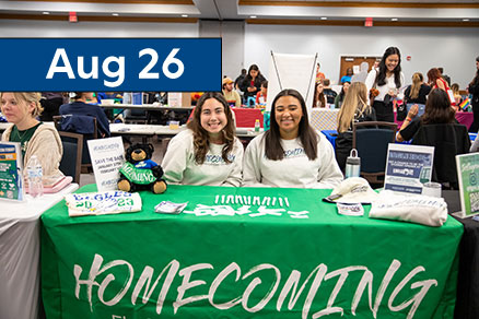 students tabling for homecoming at involvement fair event date August 26